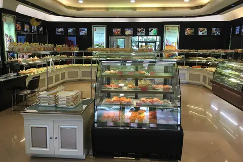 Terry Tangs Designer Cakes photo 2